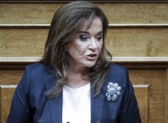 Μπακογιάννη: Οι καρέκλες της εξουσίας είναι ο μόνος συνεκτικός κρίκος της κυβέρνησης