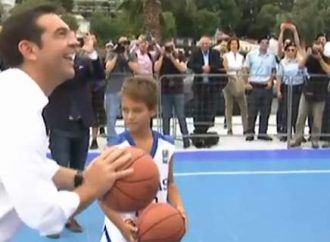 Κηποθέατρο Παπάγου: «Μάνα είναι μόνο…ένας»