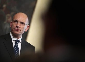Λέτα: Η ελληνική κρίση έπρεπε να αντιμετωπιστεί εντός της Ε.Ε.