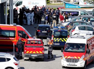 Γαλλία: Υπέκυψε στα τραύματα του ο αξιωματικός που πήρε τη θέση ομήρου!