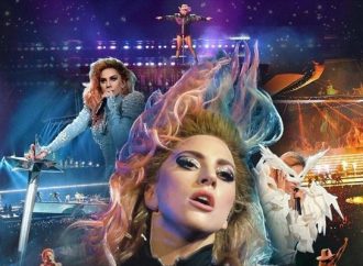 Η Lady Gaga σταματά την περιοδεία της λόγω «ισχυρών πόνων»