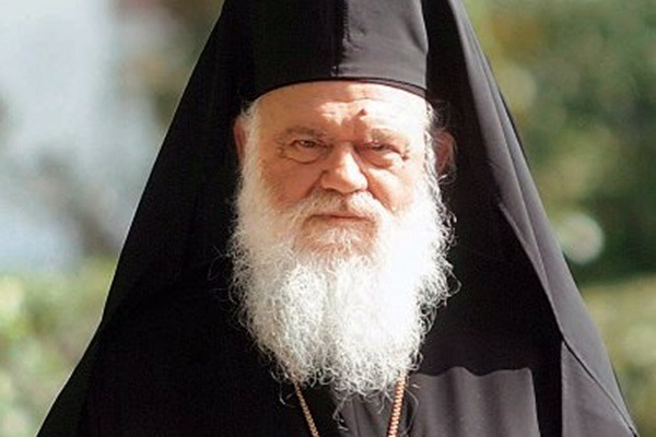 Ανησυχεί ο Αρχιεπίσκοπος Ιερώνυμος για εγκλωβισμό μεταναστών στην Ελλάδα