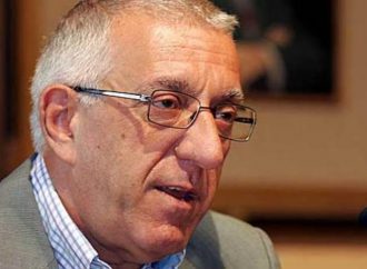 Εκλογομαγειρέματα με προφανή στόχο – Οι υποψίες του Νικήτα Κακλαμάνη