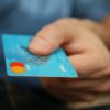 Οι χρεώσεις των τραπεζών σε κάρτες και POS