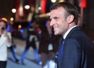 Μακρόν για Brexit: Καλεί τους Ευρωπαίους να παραμείνουν «ενωμένοι» και με «συνοχή»
