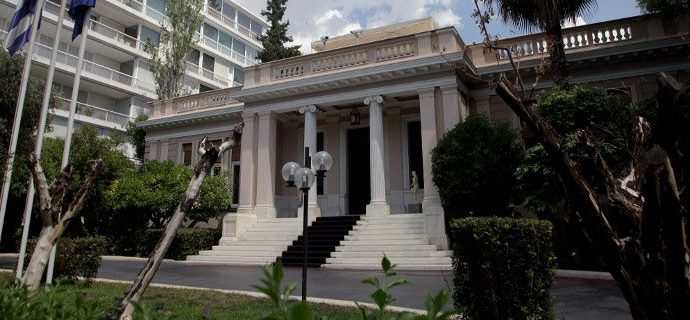 Συναγερμός σε Μαξίμου μετά το τραπεζικό κραχ στο ΧΑΑ-Φοβούνται αναταράξεις