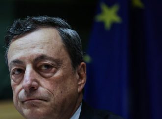 O τραπεζίτης, που απαντά πολιτικά