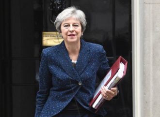 Μέι: Brexit με τους δικούς μου όρους, αλλιώς δεν θα υπάρξει συμφωνία με την ΕΕ