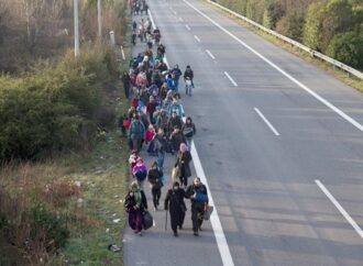 Ευρωπαϊκή Επιτροπή: Οικονομική βοήθεια 500 εκατ. ευρώ στην Ελλάδα για το προσφυγικό