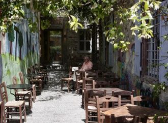Μυτιλήνη: Εκλεψε βαλίτσα και έπεσε στη θάλασσα να σωθεί [εικόνες]