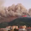 Πύρινη λαίλαπα στην Τοσκάνη της Ιταλίας – Εκατοντάδες εγκατέλειψαν τα σπίτια τους [βίντεο]