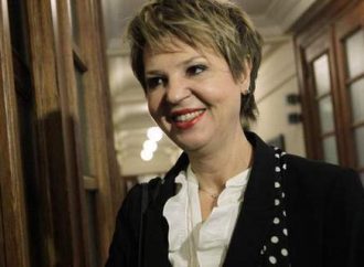Με Καβάφη και «Εν μεγάλη ελληνική αποικία» απαντά η Ολγα Γεροβασίλη στη ΝΔ