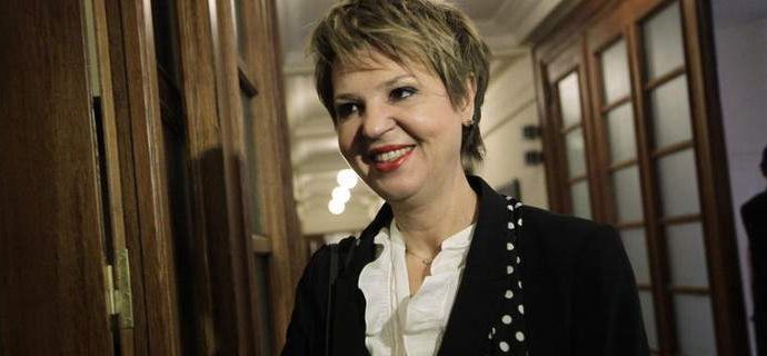 Με Καβάφη και «Εν μεγάλη ελληνική αποικία» απαντά η Ολγα Γεροβασίλη στη ΝΔ
