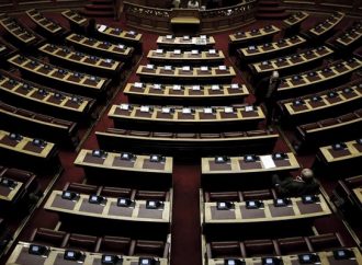Κυβέρνηση: Πώς σχεδιάζει την αυριανή μάχη στη Βουλή