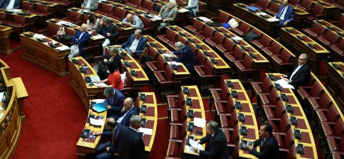 Στις 10 το βράδυ η ονομαστική ψηφοφορία για τον «Κλεισθένη» στη Βουλή