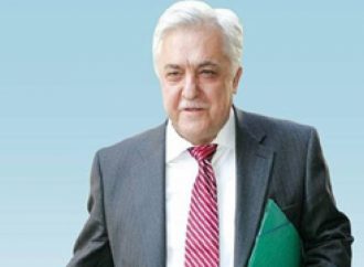 Αλ. Παπαδόπουλος: «Κοινωνία-πολιτικοί ζουν μια μεγαλειώδη παραίσθηση»