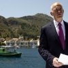 Ο εξοχότατος Γεώργιος Παπανδρέου συνεχίζει τις διακοπές του!.. (φώτο)