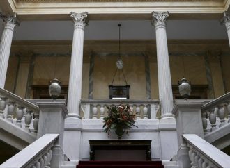 Στις 12.30 η ορκωμοσία των νέων μελών της κυβέρνησης