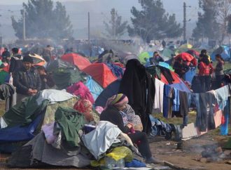 Δραματική αύξηση προσφύγων: Πάνω από 46.000 εγκλωβισμένοι