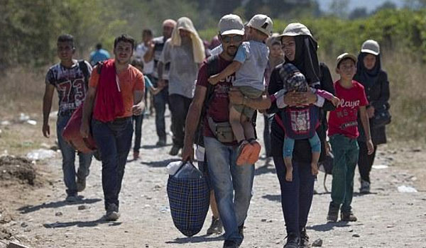 Mονομερώς τηρείται η συμφωνία για το προσφυγικό – O Τσίπρας ζητάει παρέμβαση του Μάαρτεν Φερβέι