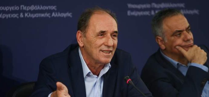 Με μπουλντόζες προσπαθεί η κυβέρνηση να ξεφύγει από την ανεπάρκεια των χειρισμών στο Μάτι