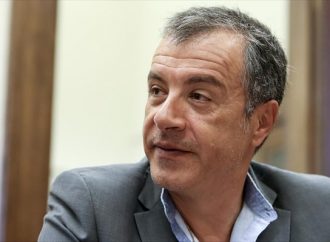Στ. Θεοδωράκης: Όσοι πολεμούν τη λύση υπερασπίζονται το όνομα «Δημοκρατία της ‘Μακεδονίας’»