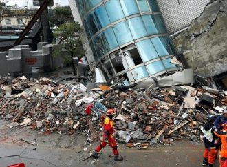 Ταϊβάν: Εννέα νεκροί και 62 αγνοούμενοι από τον σεισμό
