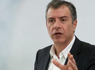 Θεοδωράκης: Υπερασπιζόμαστε τα δίκαια των πολλών και όχι της τρόικας