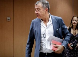 Θεοδωράκης: Προεκλογικά δεν πάω ούτε με Τσίπρα ούτε με Μητσοτάκη