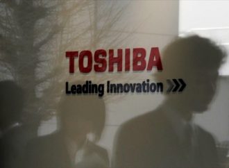 Ένα αουτσάιντερ στο τιμόνι της Toshiba