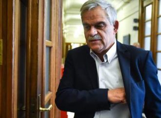 Η παραίτηση Τόσκα ανοίγει τον δρόμο και για τις επόμενες αλλαγές