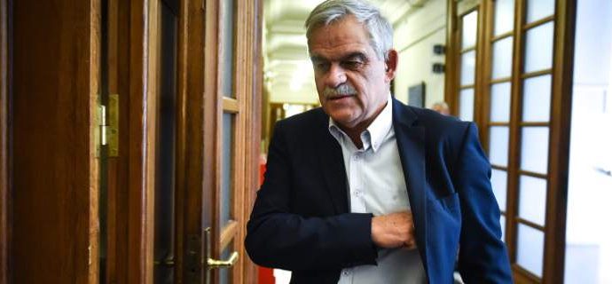 Η παραίτηση Τόσκα ανοίγει τον δρόμο και για τις επόμενες αλλαγές