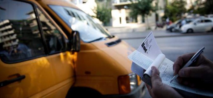 Ελεγχοι της Tροχαίας από το πρωί σε σχολικά λεωφορεία -Μοίρασαν φυλλάδια, έλεγξαν για παραβάσεις [εικόνες]