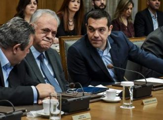 Μικρό ανασχηματισμό ετοιμάζει ο Τσίπρας -Ποιοι μένουν, ποιοι φεύγουν, τι θα γίνει με τον Καμμένο