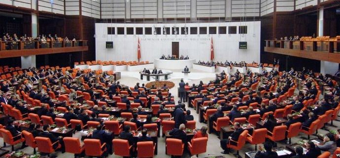 Τουρκία: Το κοινοβούλιο ενέκρινε την παράταση της ανάπτυξης στρατευμάτων σε Συρία και Ιράκ