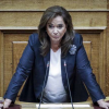 Μπακογιάννη σε Καμμένο: «Είσαι κότα τρίλειρη και μακροπουπουλάτη»