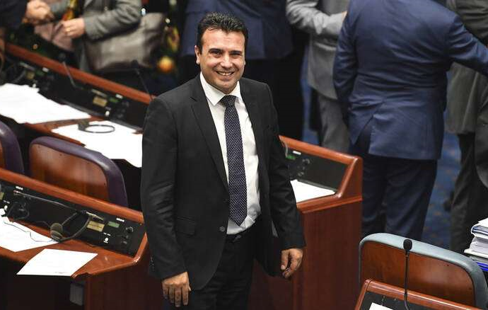 Συνεχίζει τα «παιχνίδια» ο Ζάεφ: Σήμερα Μακεδονία, σύντομα Βόρεια Μακεδονία