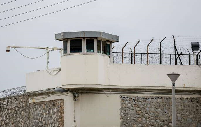 Ρόδος: Ξυλοκόπησαν το Ρομά βιαστή της 19χρονης με αναπηρία στα κρατητήρια