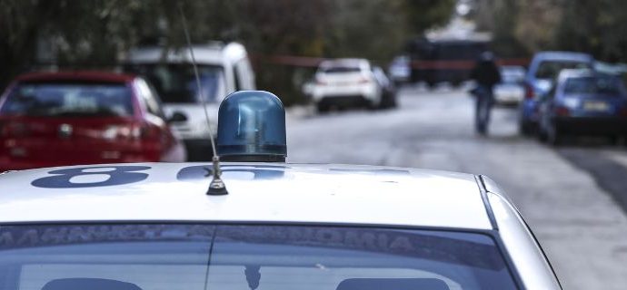 ΣΚΑΝΔΑΛΟ:  Με τροπολογία κλέβουν την αγροτική γη, και υπονομεύουν την Πειραιώς