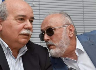 Υποκρισία: Κουρουμπλής-Βούτσης έδιναν εντολή να μη γίνουν κατεδαφίσεις
