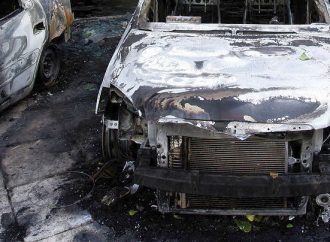 Εμπρησμοί αυτοκινήτων τη νύχτα στην Αττική