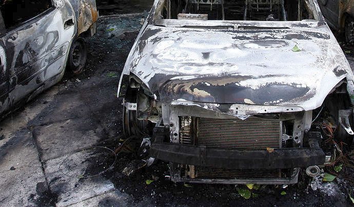 Εμπρησμοί αυτοκινήτων τη νύχτα στην Αττική