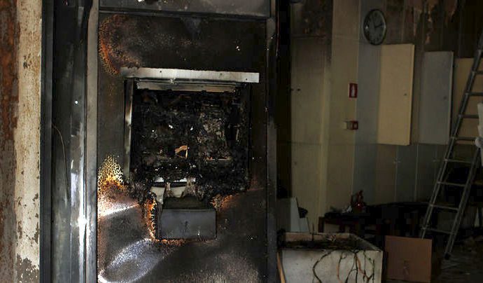 Εμπρηστική επίθεση σε τράπεζα στο Ελληνικό