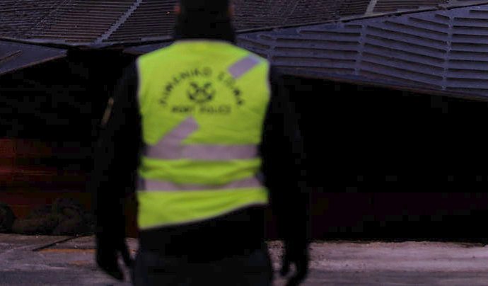 Με το «Νήσος Ρόδος» έφθασαν στο λιμάνι του Πειραιά οι 17 Τούρκοι που ζήτησαν πολιτικό άσυλο