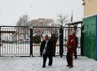 Σε λευκό κλοιό βόρεια και κεντρική Ελλάδα – Ποια σχολεία είναι κλειστά