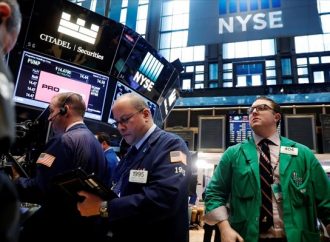 Στο «κόκκινο» η Wall Street