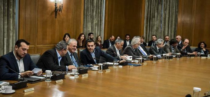 Μετά τον Δεκαπενταύγουστο και πριν τη ΔΕΘ ο ανασχηματισμός
