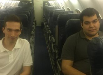 Έλληνες στρατιωτικοί: Έτσι έγινε η σύλληψη – Το βίντεο μέσα από το προεδρικό αεροσκάφος