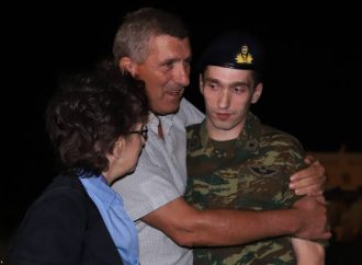Έλληνες στρατιωτικοί: Στην Καστοριά ο Άγγελος Μητρετώδης – Τι δήλωσε