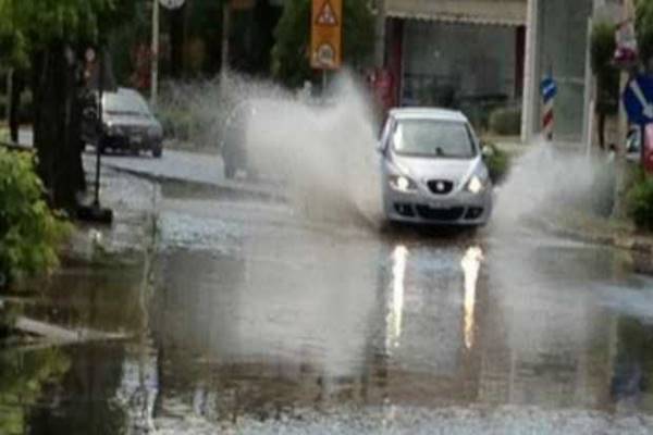 Ακυρώθηκαν οι αποκριάτικες εκδηλώσεις στο Βόλο λόγω βροχής